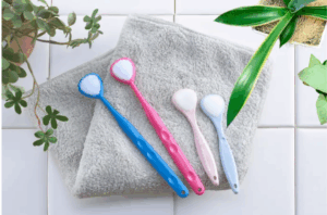 在宅介護において、“舌磨き”は半数が未実施という結果を表す画像