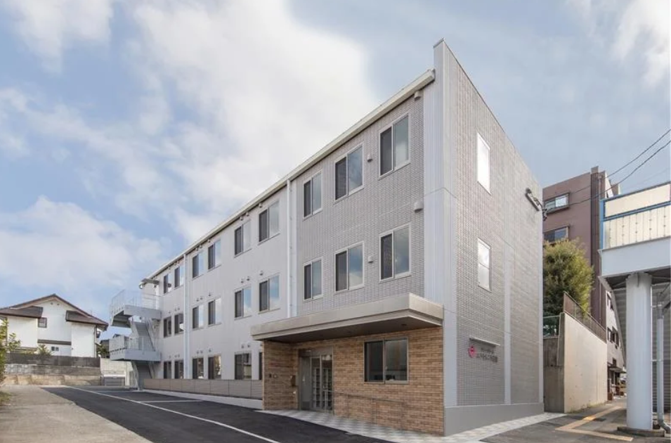 【日本初】グループホーム全居室に衝撃吸収床材を導入を表す画像