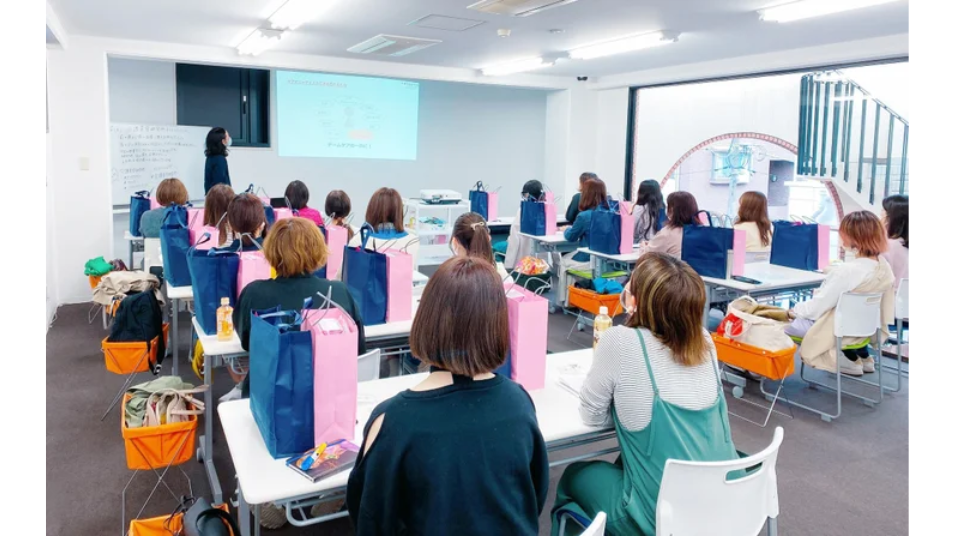 介護美容スクール志望者の56.8％が介護職未経験　異業種からの転身広がるを表す画像