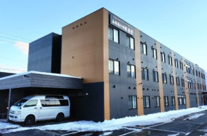 首都圏から北海道へ“介護移住”！千歳市にアートと美食の介護付きホーム「蒼華」誕生を表す画像
